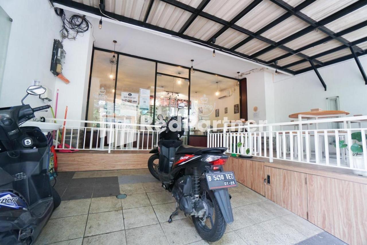 Eascot Hotel Mitra Reddoorz Джакарта Экстерьер фото
