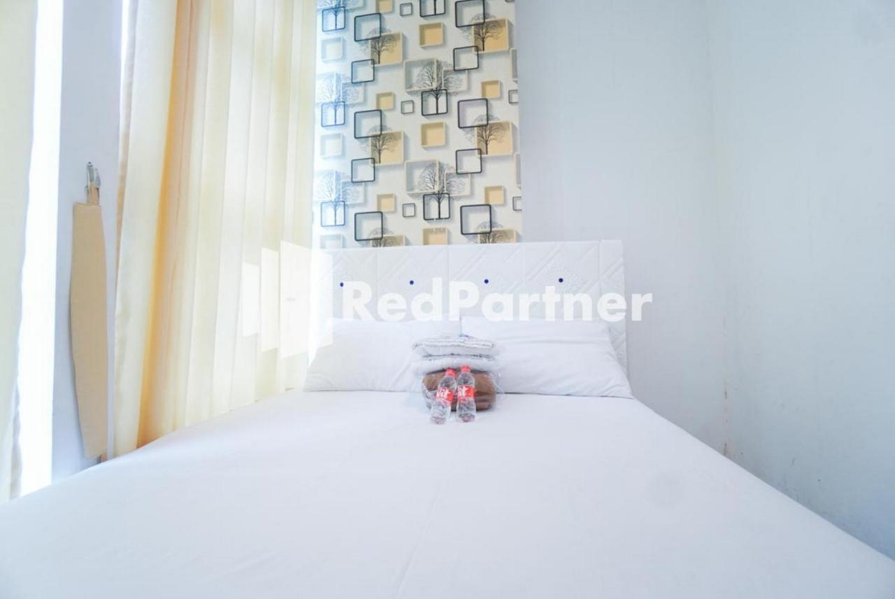 Eascot Hotel Mitra Reddoorz Джакарта Экстерьер фото