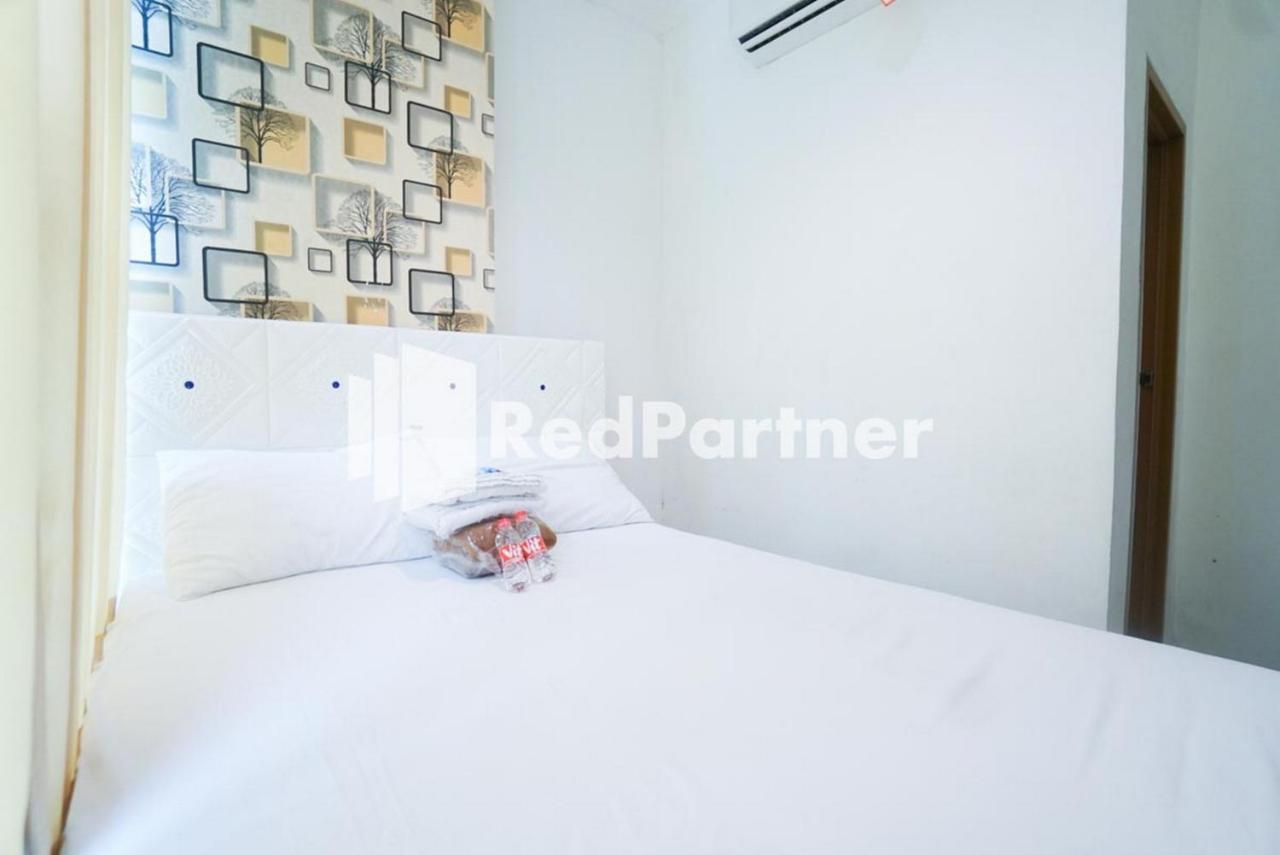 Eascot Hotel Mitra Reddoorz Джакарта Экстерьер фото